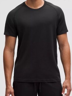Lululemon Mens Metal Vent Short Sleeve